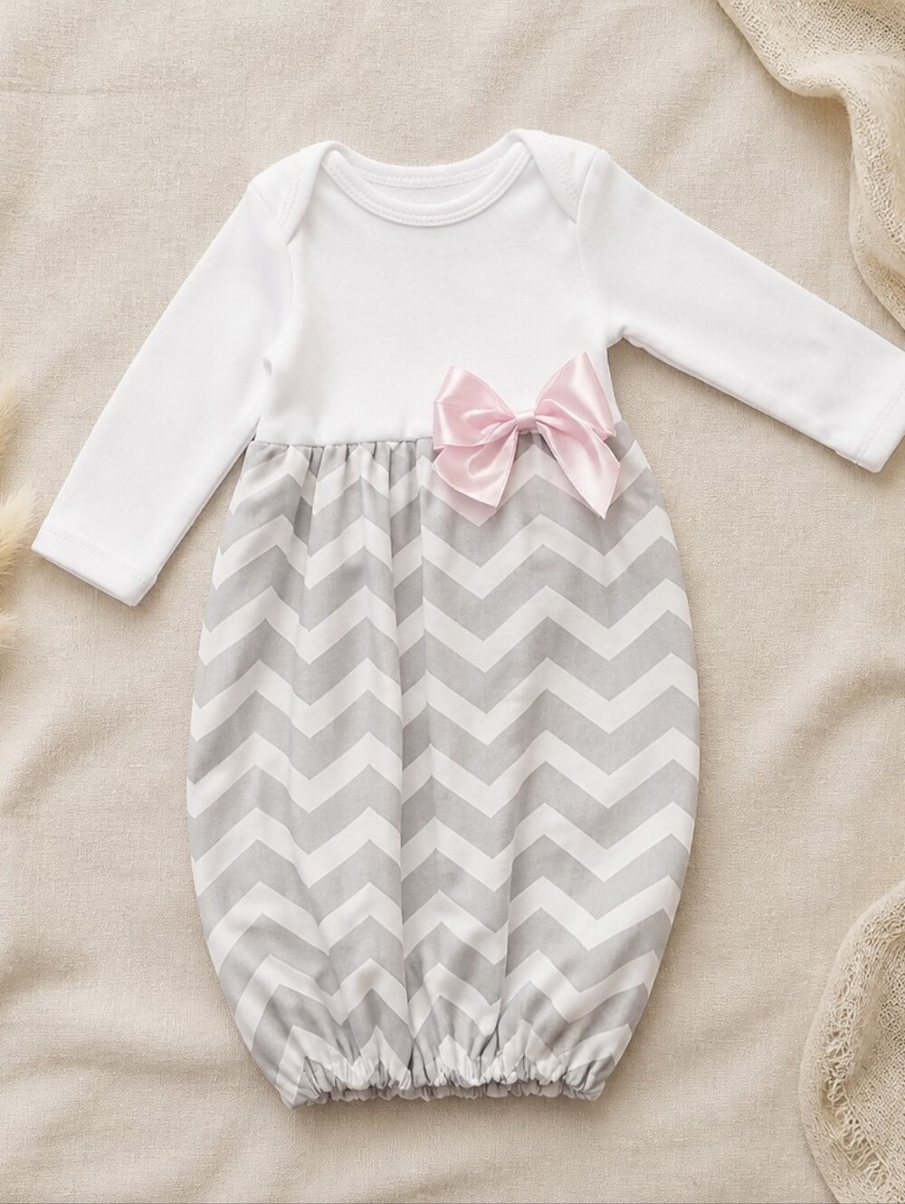 Long-Sleeve White and Gray Chevron Baby Gown with Pink Bow
